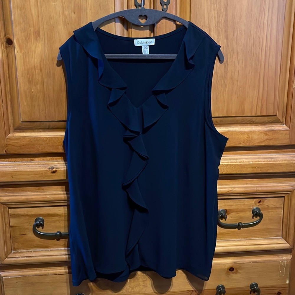 Calvin Klein lined blue sleeveless ruffled top. Size XL.